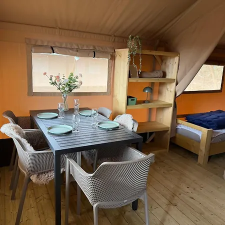 Hvalpsund Familie Camping مزرعة للإقامة Hvalpsund