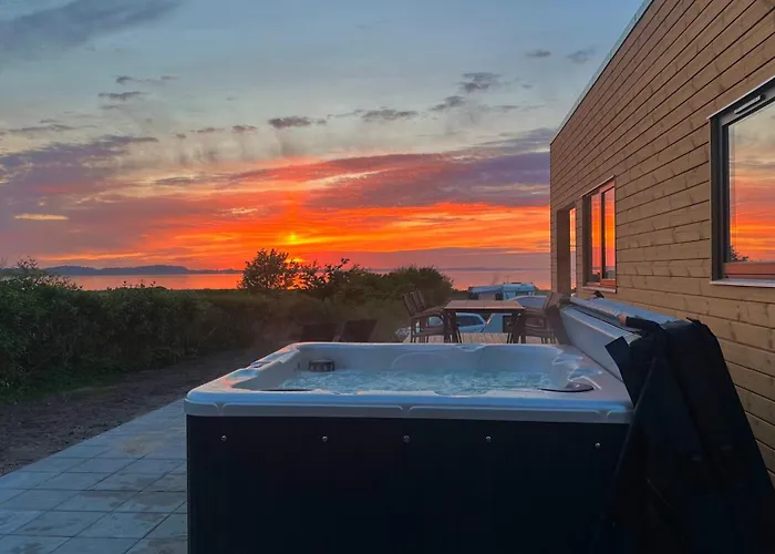Hvalpsund Familie Camping مزرعة للإقامة