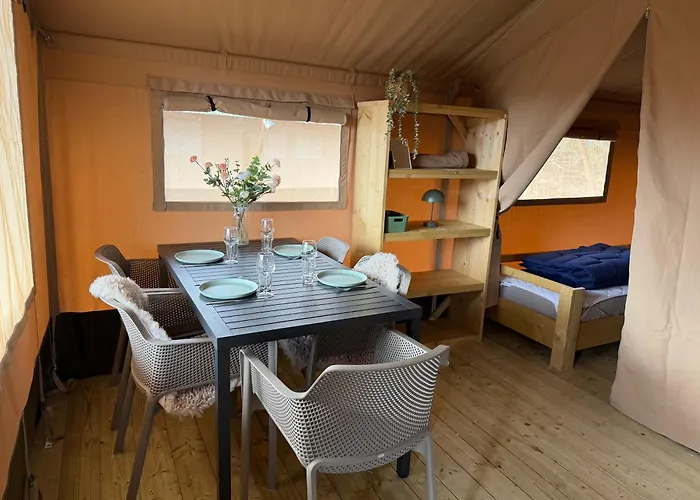 Hvalpsund Familie Camping مزرعة للإقامة Hvalpsund